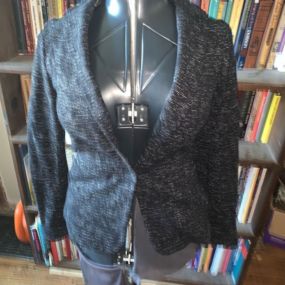 Banana Republic professional black & white stretchy 4 blazer